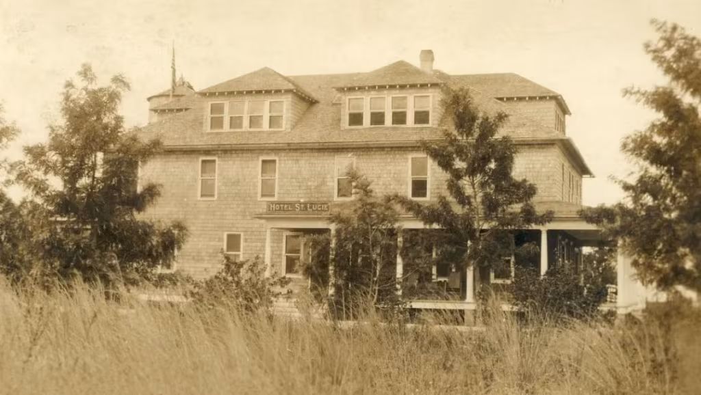 The Hotel St. Lucie (St. Lucie Hotel) in 1917.