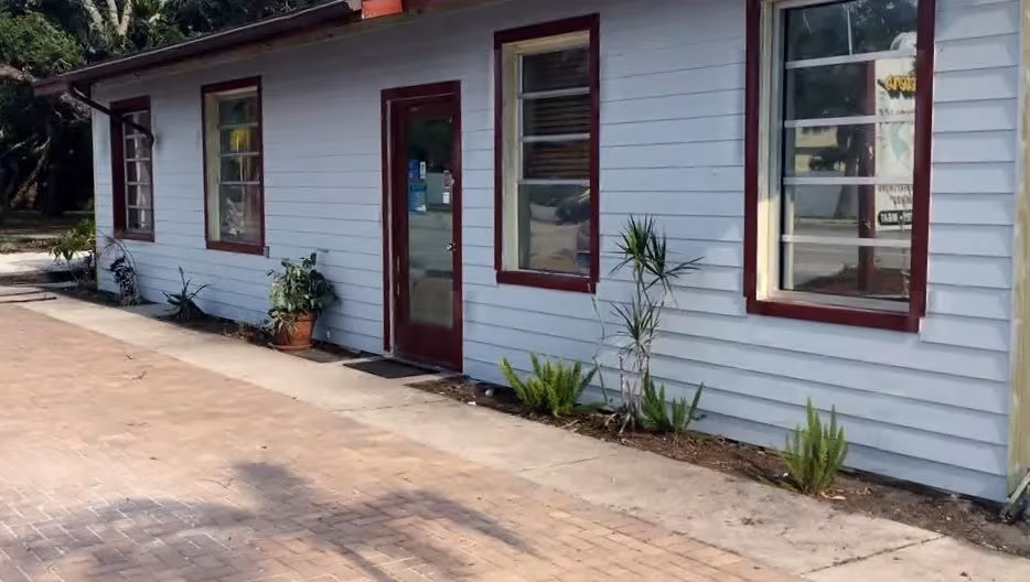 Mrs. Peters Smokehouse is well known to locals, who appreciate the delicious food.