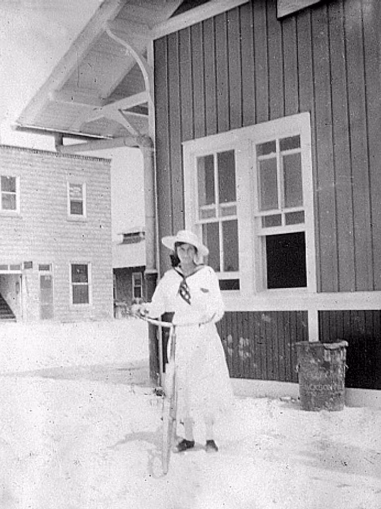 Young Mary McDonald in Stuart, 1917