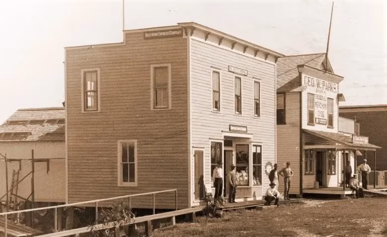 In the early 1900s, when it was determined that a hurricane was imminent, the telegrapher at the Florida East Coast Railway Station in Stuart would notify Stanley Kitching, who owned a store on Flagler Avenue opposite the depot. Kitching would then h
